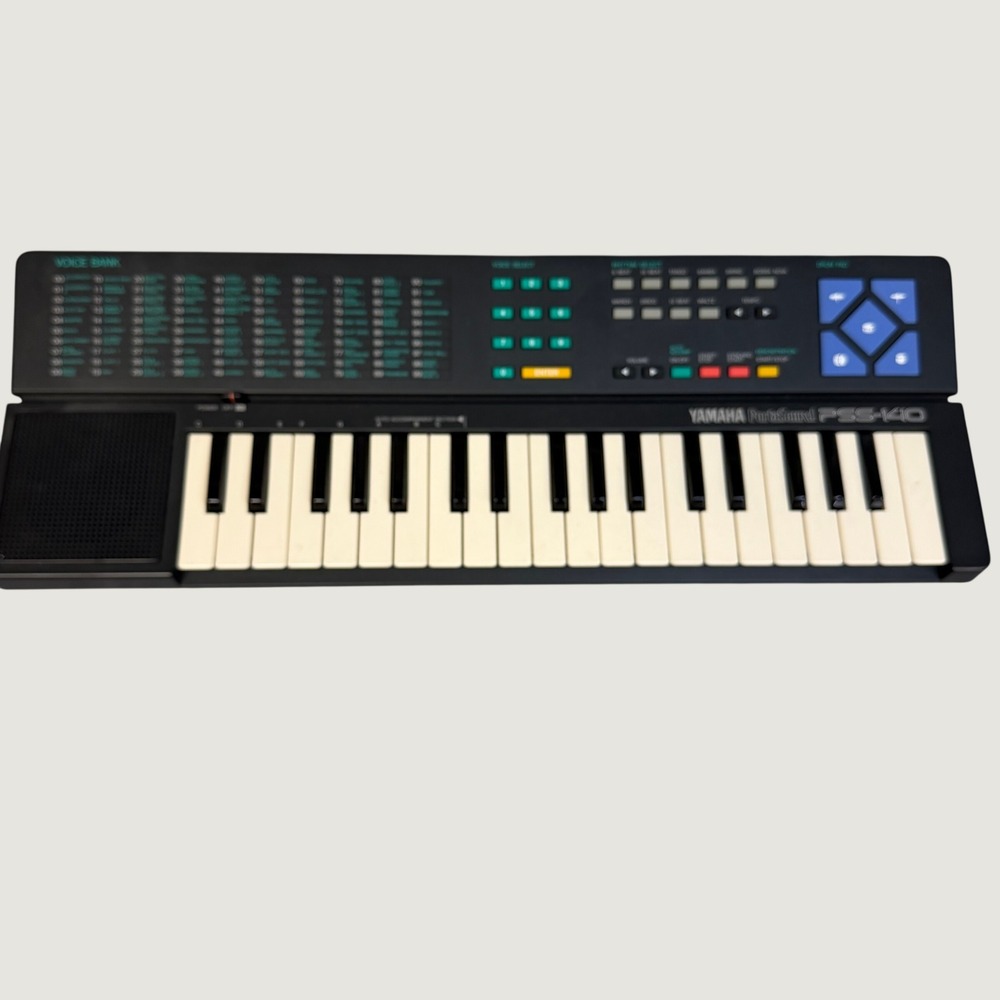 Yamaha PortaSound PSS-140 Vintage 37-Key Electronic Keyboard Synthesizer Japan